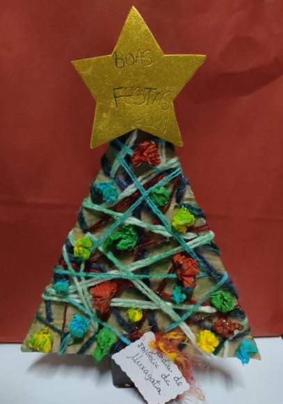 Jardim Inf&acirc;ncia oferece arvore de Boas Festas