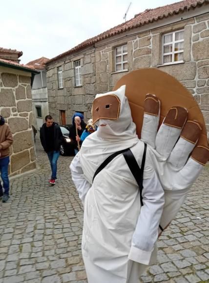 Ruas da nossa freguesia ganharam vida com o desfile de carnaval e a queima do entrudo