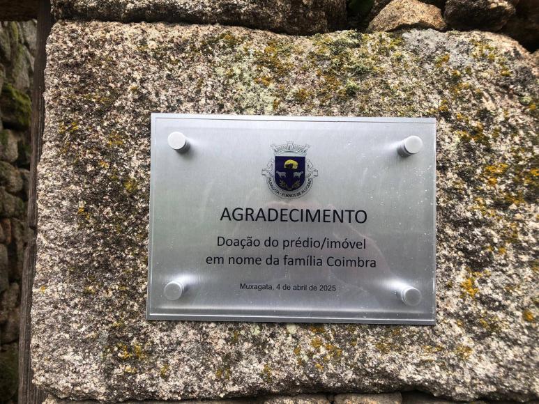 Escritura de doa&ccedil;&atilde;o do pr&eacute;dio urbano junto ao coreto